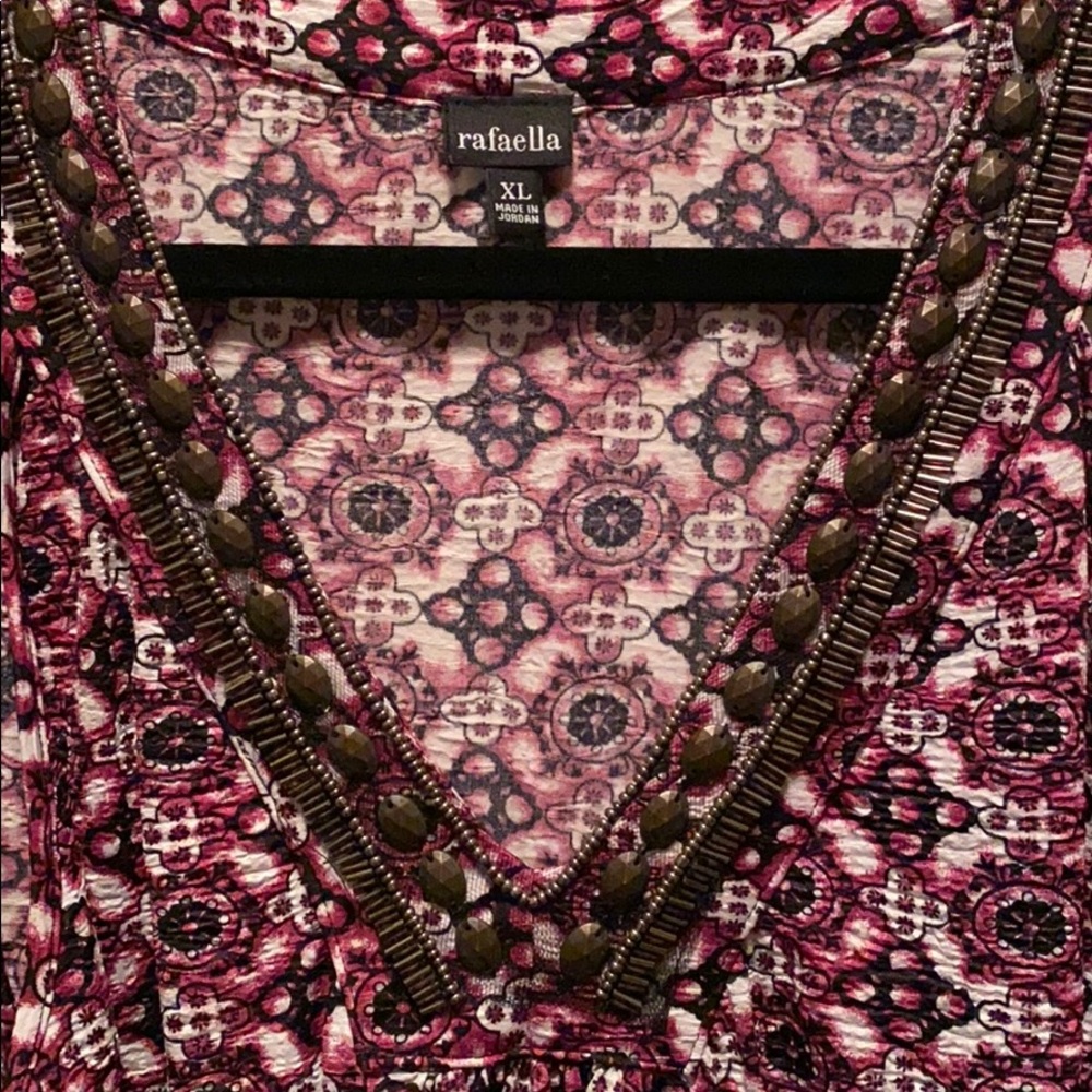 • Patterned Tank Top • - Picture 3 of 3